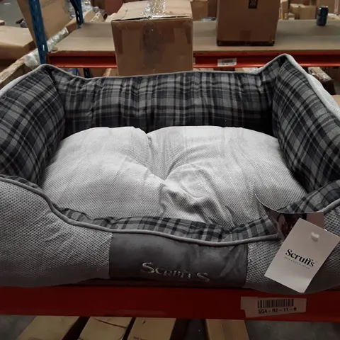 HIGHLAND POLYESTER PET BED