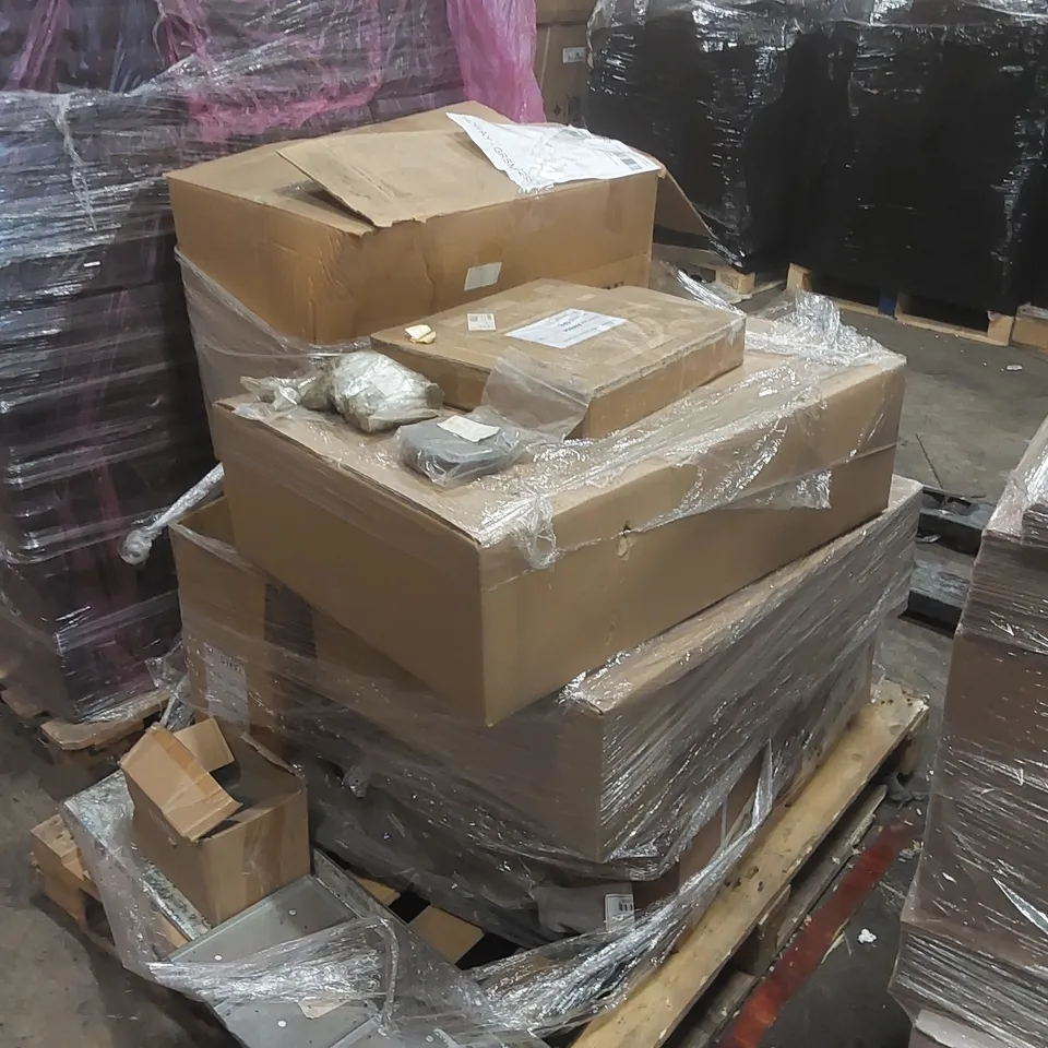 PALLET CONTAINING A LARGE QUANTITY OF ASSORTED CATERING EQUIPMENT PARTS AND OTHER ASSORTED ITEMS