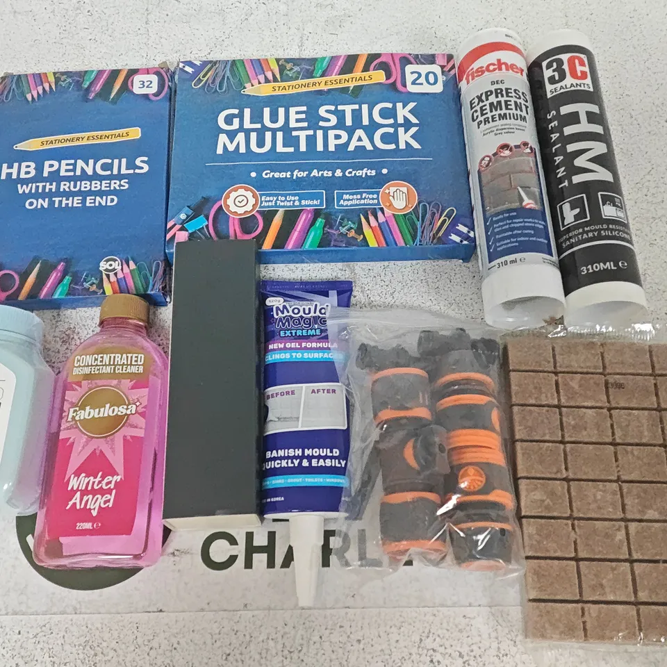 LOT OF APPROXIMATELY 24 ASSORTED HOUSEHOLD ITEMS TO INCLUDE GLUE STICKS, MOULD MAGIC AND FABULOSA