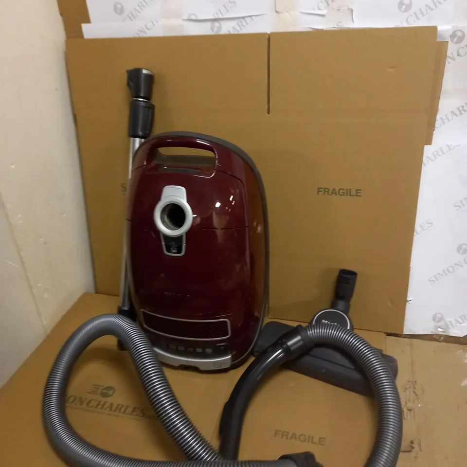 MIELE COMPLETE C3 POWER LINE VACUUM CLEANER