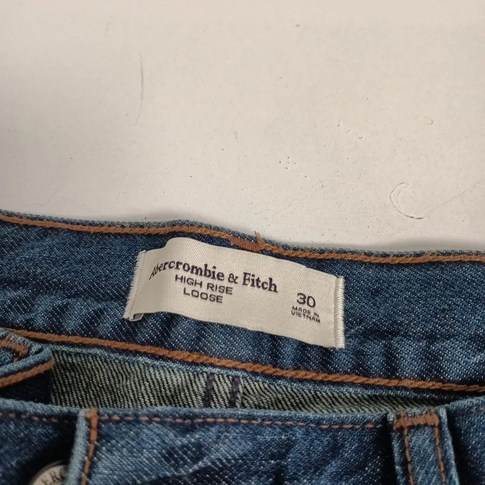 ABERCROMBIE & FITCH HIGH RISE LOOSE JEANS - UK SIZE 30 (US 30)