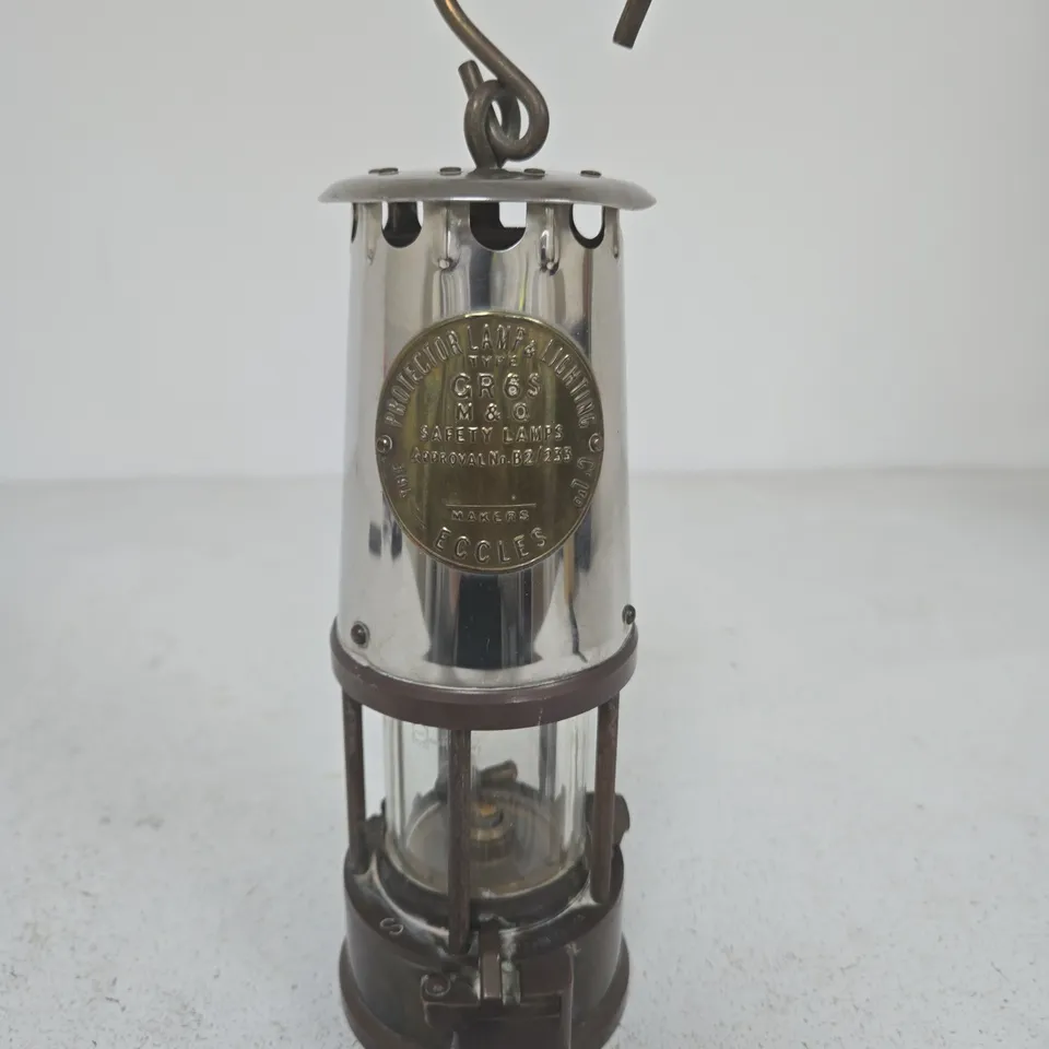 VINTAGE ECCLES PROJECTOR LAMP LANTERN WITH GLASS CHIMNEY