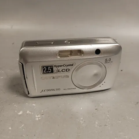 OLYMPUS 500 SERIES DIGITAL CAMERA