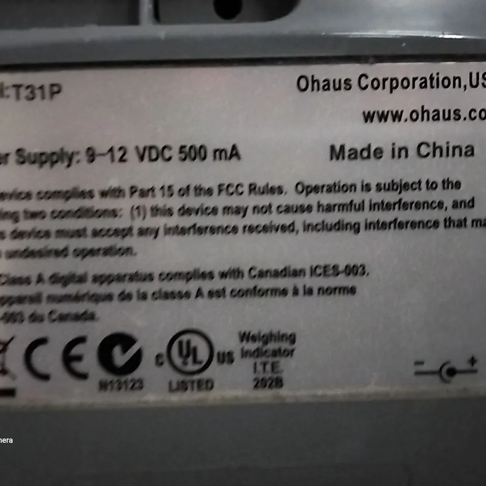 OHAUS DEFENDER 3000 SCALE