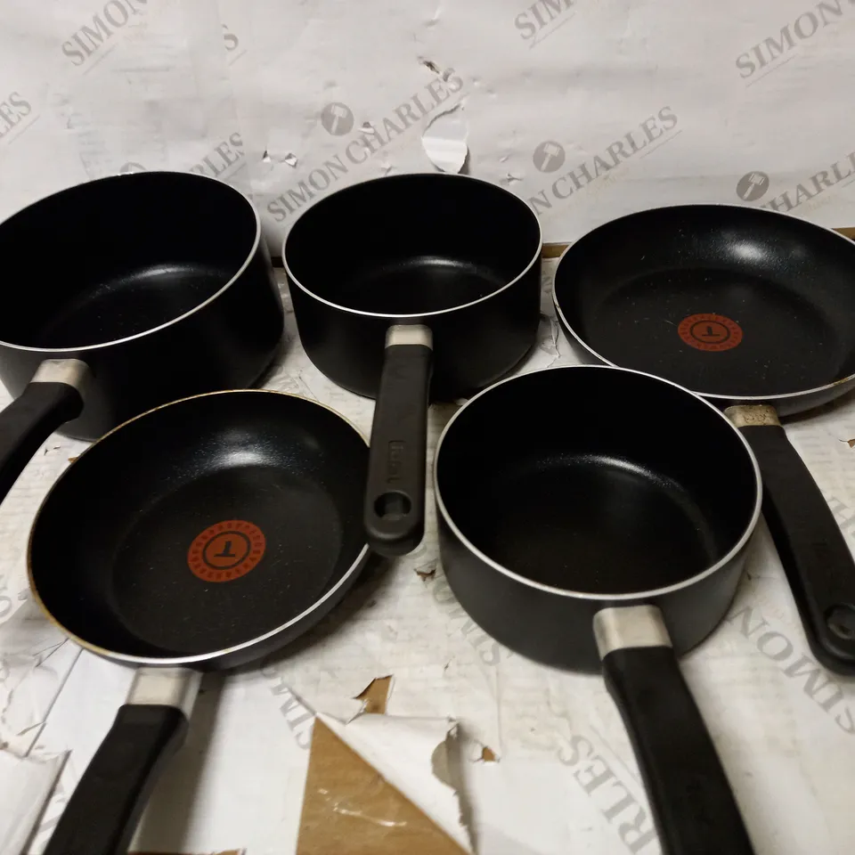 TEFAL ESSENTIAL COOKWARE SET