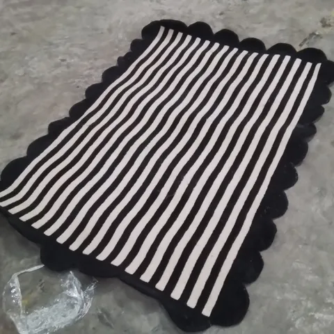 QUALITY DESIGNER AREA RUG - APPROXIMATELY 160X120CM