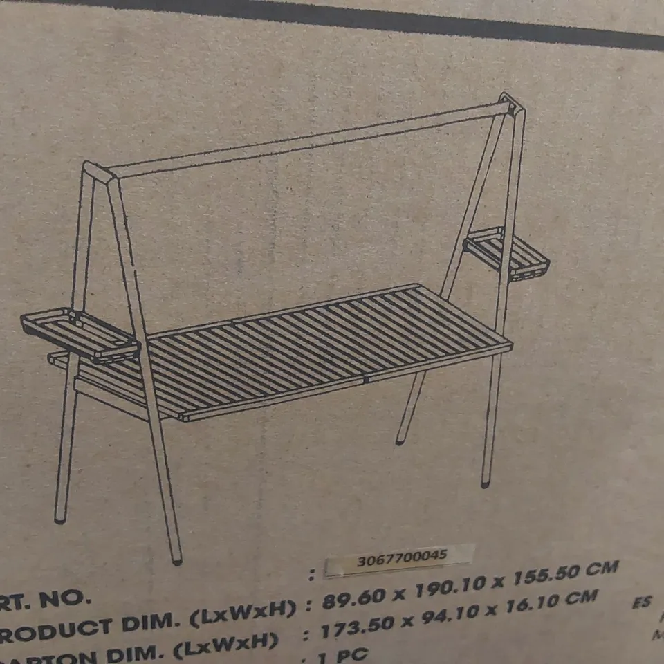 BOXED GARDEN DINING TABLE