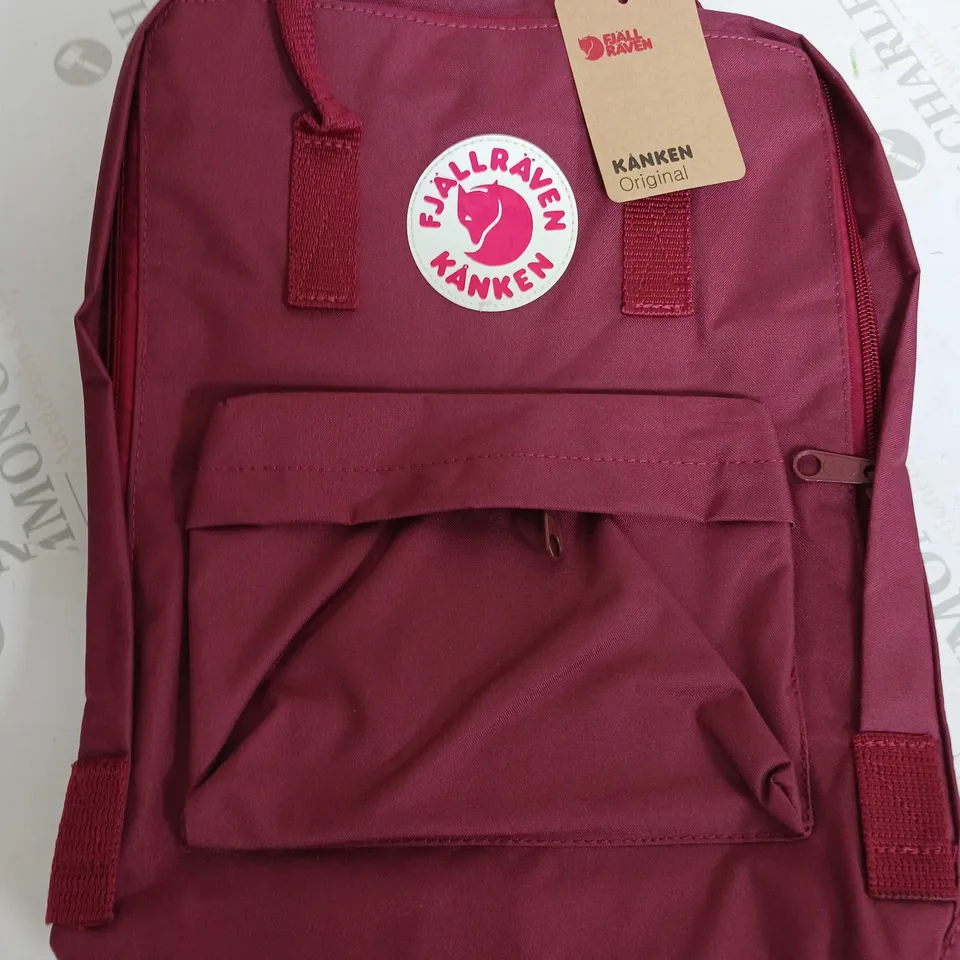 FJALLRAVEN UNISEX KÅNKEN BACKPACK IN OX RED
