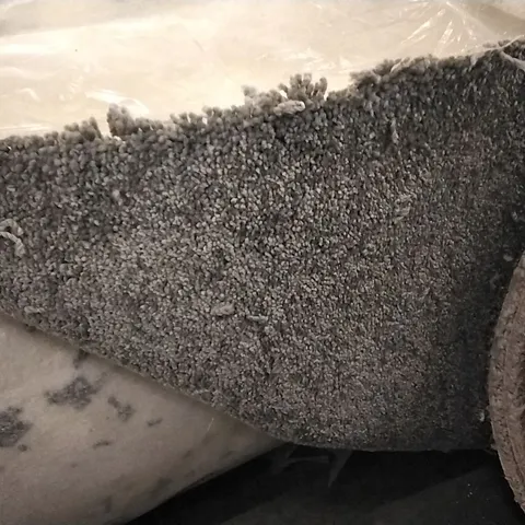 ROLL OF QUALITY FLEECE GUNMETAL CARPET APPROXIMATELY 5.6M Γ 5M