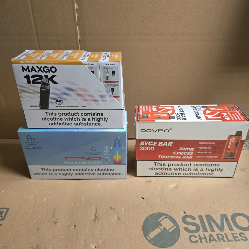 LOT OF APPROXIMATELY 9 ASSORTED ELECTRONIC CIGARETTE ITEMS TO INCLUDE MAXGO, AYCE BAR AND FUMOT