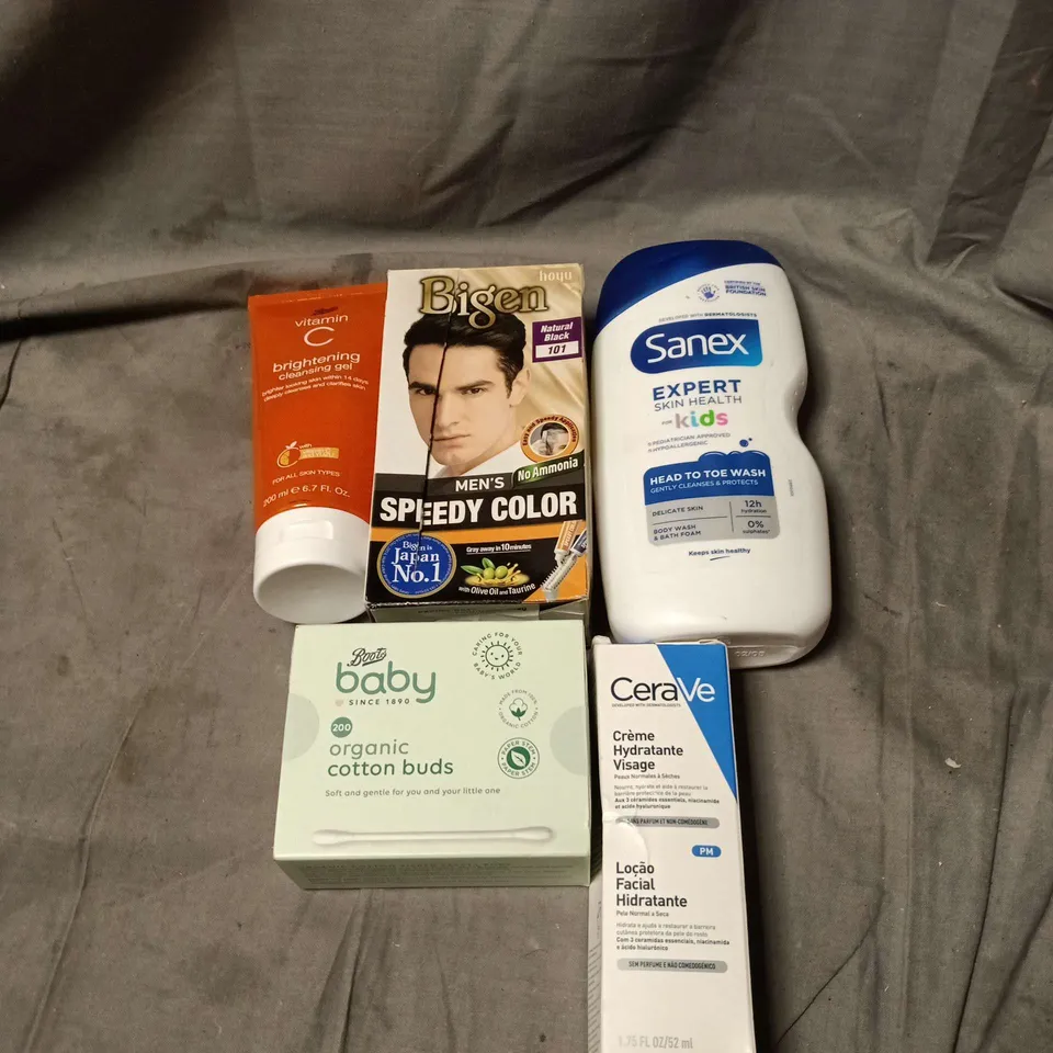 APPROXIMATELY 20 ASSORTED COSMETIC ITEMS TO INCLUDE SANEX, BIGEN SPEEDY COLOR, BOOTS VIT C CLEANSING GEL, COTTON BUDS, CERA VE CREME ETC