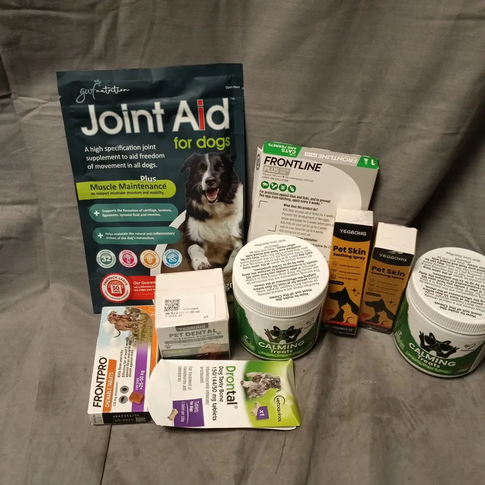 APPROXIMATELY 15 ASSORTED PET SUPPLIES TO INCLUDE JOINT AID FOR DOGS, CALMING TREATS, FRONTPRO CHEWABLE TABLETS, ETC