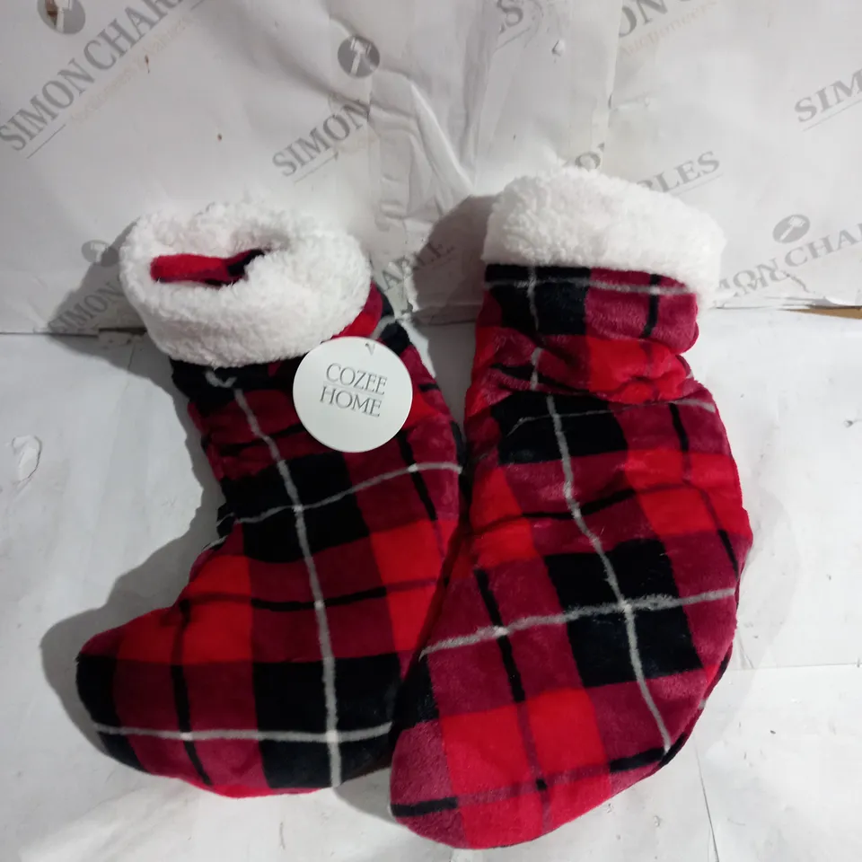 COZZEE HOME CHRISTMAS FLUFFY STOCKINGS