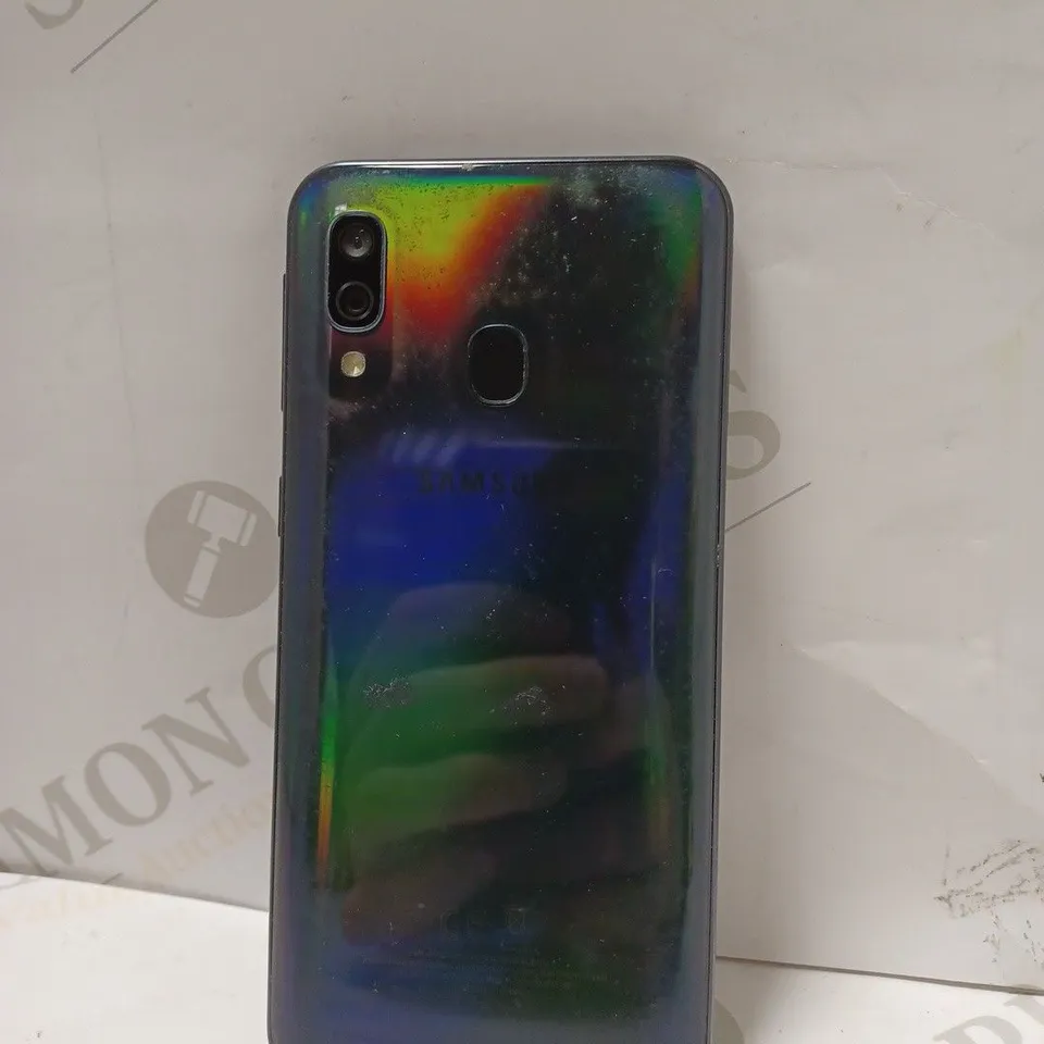 BOXED SAMSUNG GALAXY A40 SMARTPHONE 
