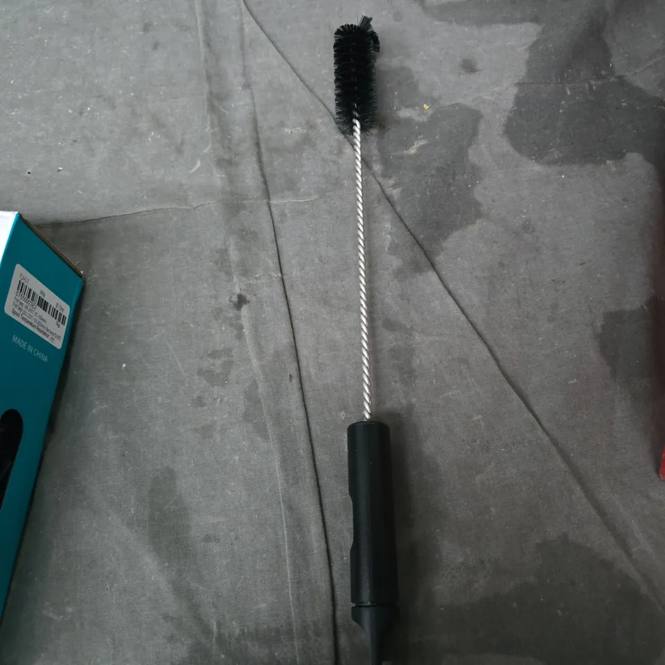 BOX OF APPROXIMATELY 14 ASSORTED ITEMS TO INCLUDE: 3 PRINTING FILAMENT AND CLEANING BRUSH