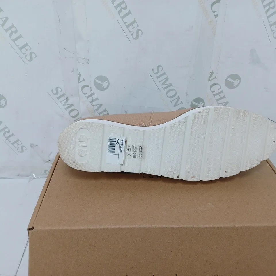 BOXED PAIR DUNE LONDON GILLIARD FLATFORM SLIPPER CUT LOAFER IN BLUSH REPTILE SIZE 7