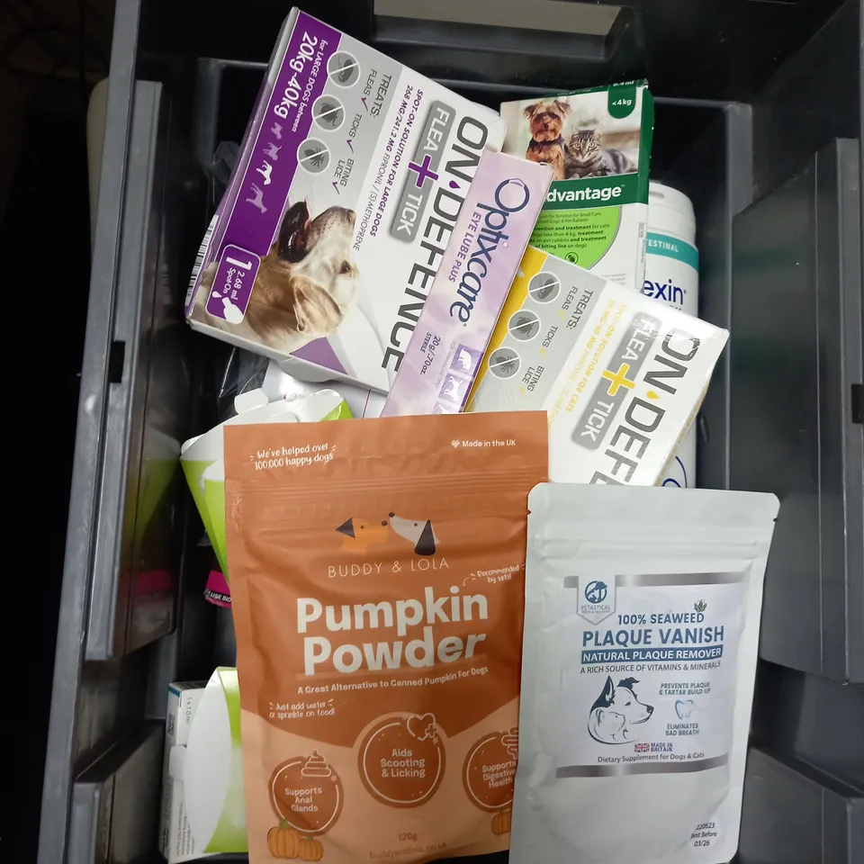 LOT OF APPROX. 20 PET CARE ITEMS TO INCLUDE FRONTLINE, ADVANTAGE AND BOB MARTIN