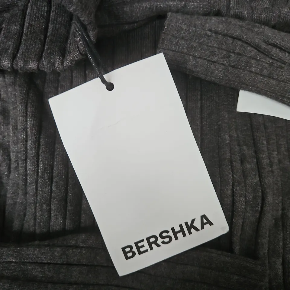 BERSHKA WOMEN'S RIBBED KNIT TURTLENECK SWEATER – GREY – SIZE S