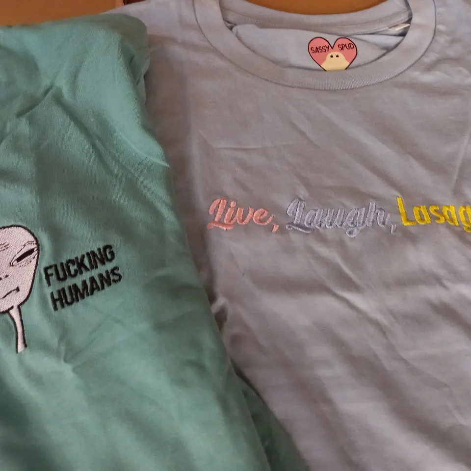 LOT OF 2 SUSSY SPUD T-SHIRTS - M