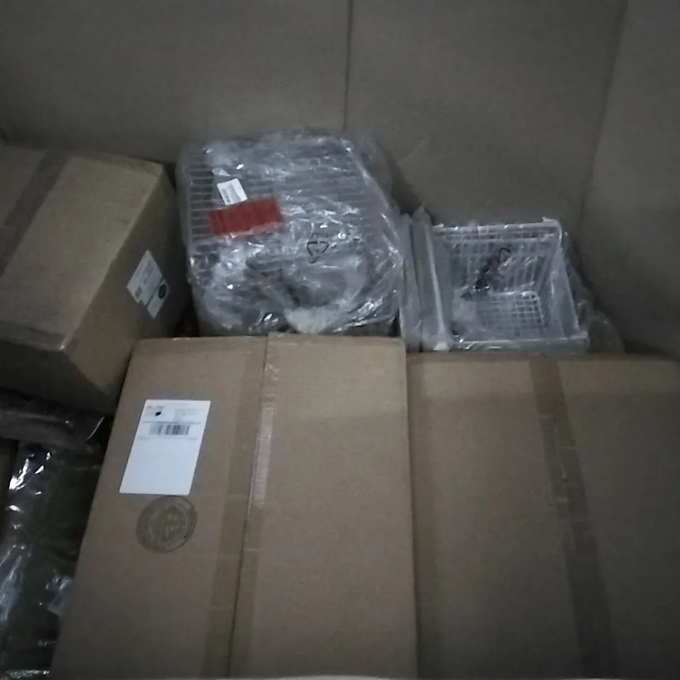 PALLET OF ASSORTED ITEMS INCLUDING M DESIGN KITCHEN STACKING BASKETS, M DESIGN WIRE BASKETS, HANGROW CAR BOOT ORGANISER, HANGING STORAGE WARDROBE, GLOBAL WALKABOUT SCRATCH OFF MAP,  