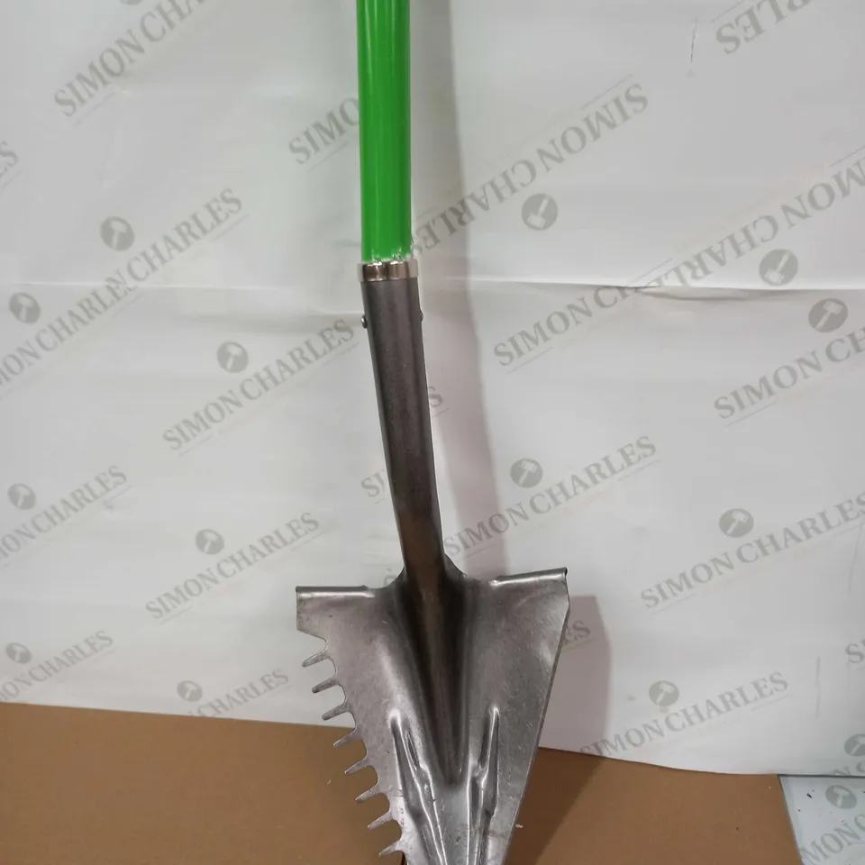 DIRT BUDDY - THE GARDEN SUPER TOOL - GREEN