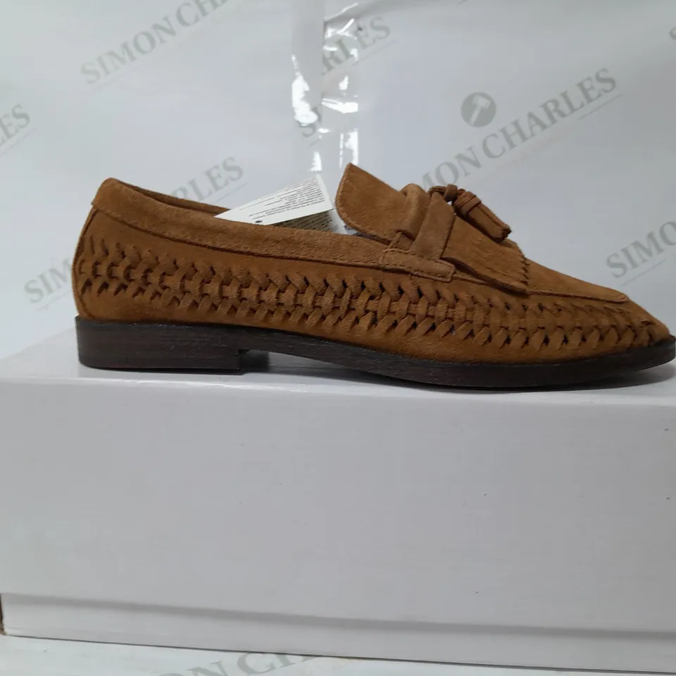 FIND MENS CASUAL SHOE ELLIOT SUEDE IN TAN BROWN SIZE 6