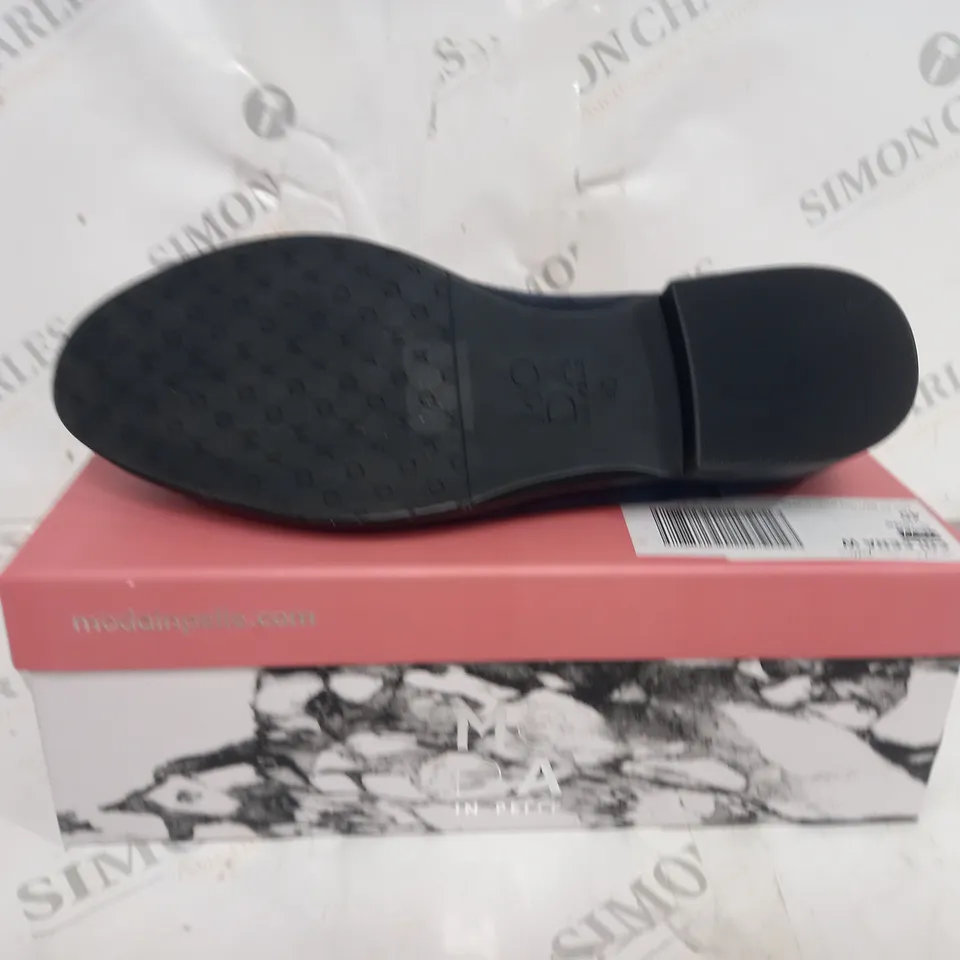 MODA IN PELLE NAVY SUEDE WIDE FIT BOW TRIM SMART LOAFER SIZE 40