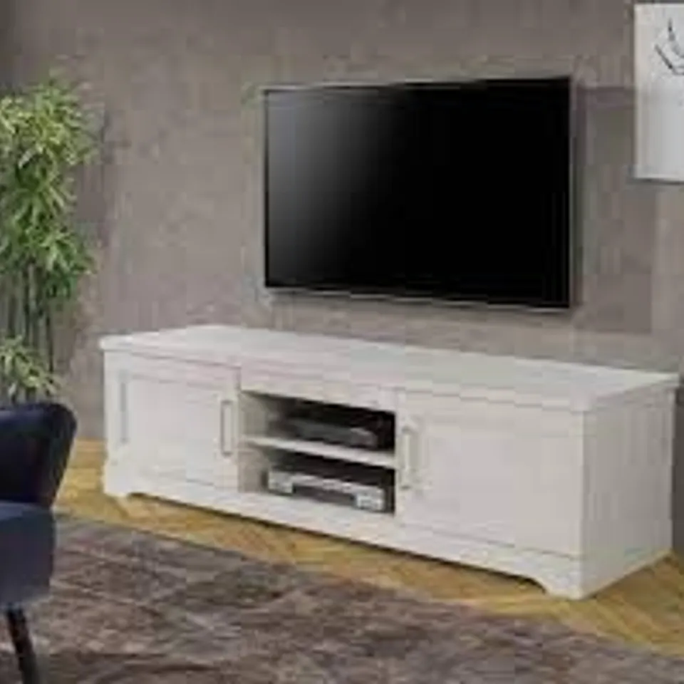 BOXED ROCKHAMPTON TV STAND FOR TVS UP TO 88"