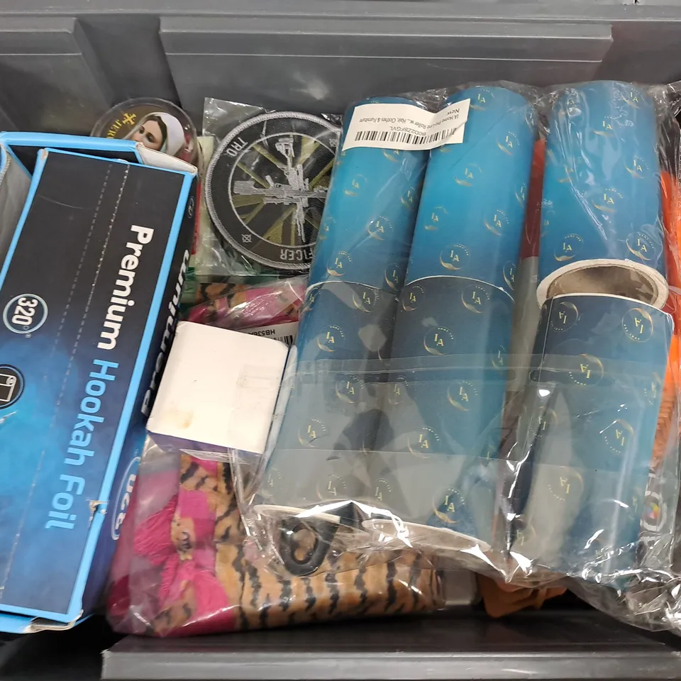 APPROXIMATELY 15 ASSORTED HOUSEHOLD ITEMS TO INCLUDE DYLON ALL IN Q FABRIC DYE, CAMELBACK UNICORN BOTTLE, HOOKAH FOIL, ETC
