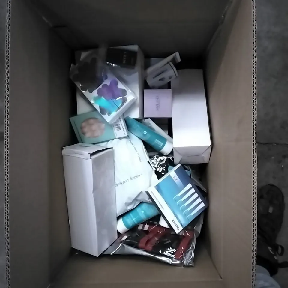 BOXED TO CONTAIN ASSORTED HEALTH AND BEAUTY PRODUCTS INCLUDING SUPPLEMENTS, HAIR PRODUCT, SKIN CARE ETC 