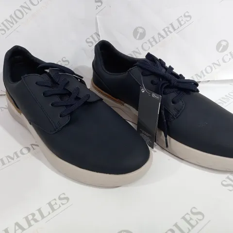 PAIR OF M&S NAVY SHOES SIZE 11