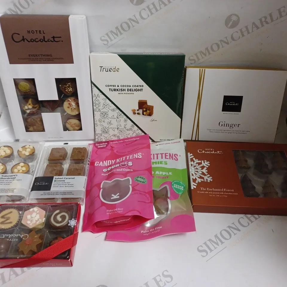 APPROXIMATELY 20 ASSORTED FOOD PRODUCTS TO INCLUDE CANDY KITTENS SWEETS, TRUEDE TURKISH DELIGHTS, HOTEL CHOCOLAT SELECTIONS ETC 