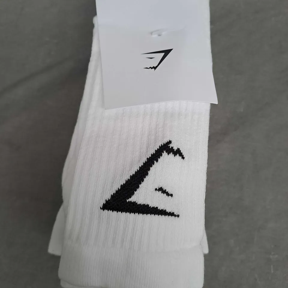 GYMSHARK PACK OF 3 CREW SOCKS IN WHITE - MEDIUM