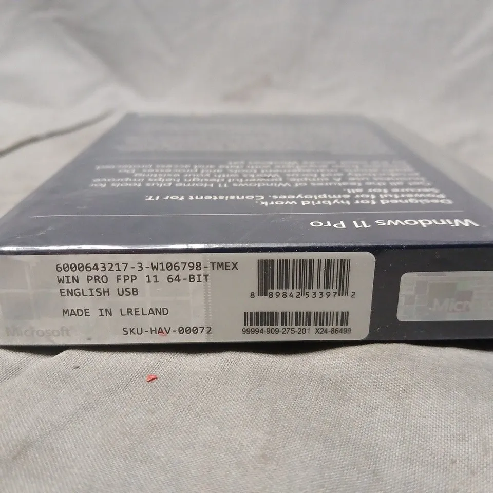 WINDOWS 11 PRO USB – ENGLISH (64-BIT) – BOXED AND SEALED