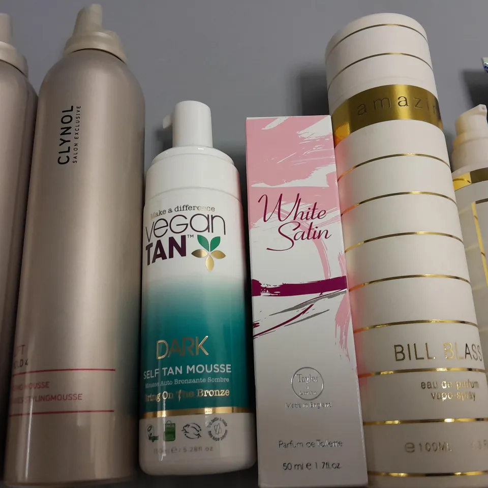 LOT OF 10 ASSORTED BEAUTY ITEMS TO INCLUDE STRONG MOUSSE, FUDGE CONDITIONER AND BILL BLASS PARFUM