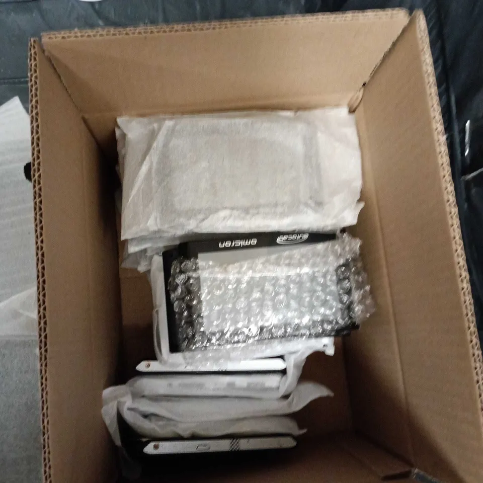 BOX OF APPROXIMATELY 25 OMICRON AUTOCAB BLACK