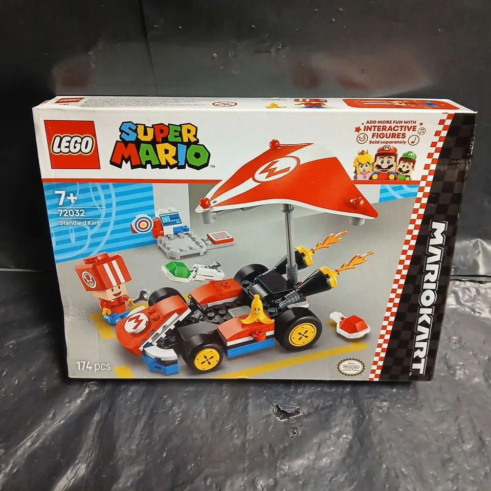 LEGO SUPER MARIO KART SET – BOXED, 174 PCS