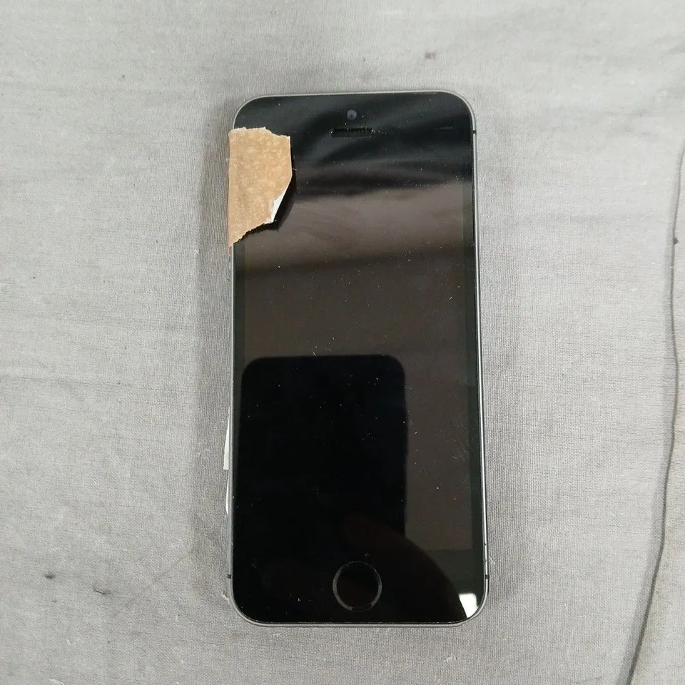 APPLE IPHONE 5S SPACE GREY 16GB – UNLOCKED. PHONE DOES NOT POWER ON