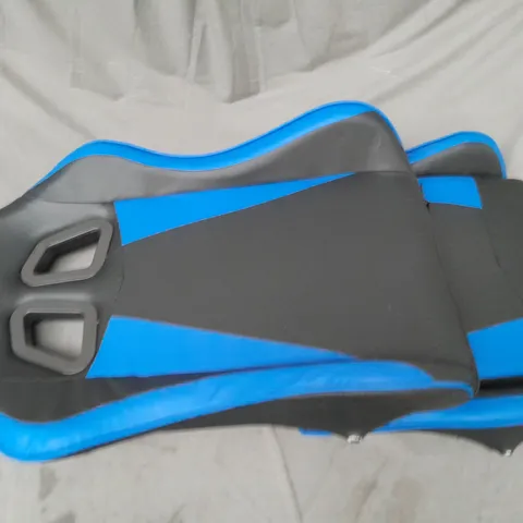 BOXED UNBRANDED GAMING CHAIR IN BLACK/BLUE - COLLECTION ONLY