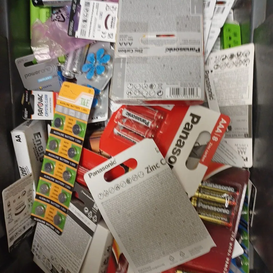 APPROXIMATELY 40 BATTERY PRODUCTS IN VARIOUS SIZES TO INCLUDE AA, AAA, BUTTON CELL ETC 