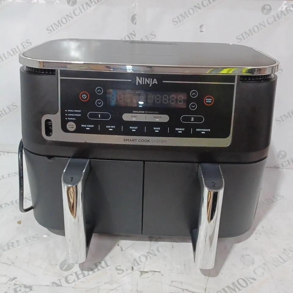 BOXED NINJA FOODI MAX DUAL ZONE AIR FRYER