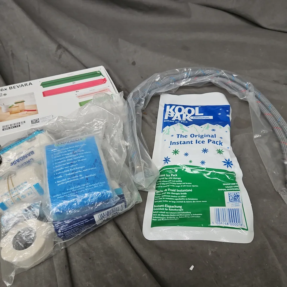 APPROXIMATELY 10 ASSORTED HOUSEHOLD ITEMS TO INCLUDE FIRST AID SET, FOOD STORAGE CLIPS, ICE PACK ETC 