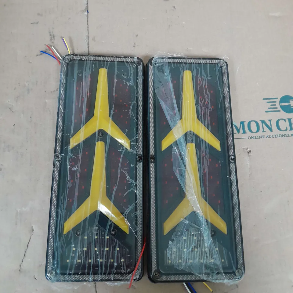 set of 2 trailer tail lights 