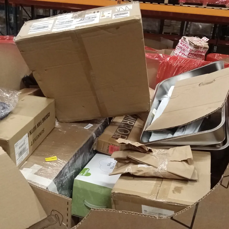 PALLET OF ASSORTED HOUSEHOLD GOODS AND PRODUCTS TO INCLUDE;MIRROR, CEILING LIGHT WITH FAN, THERMOELECTRIC COOLER AND WARMER