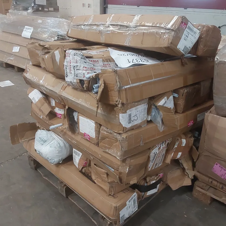 PALLET CONTAINING A LARGE QUANTITY OF ASSORTED NEO TUBE TENTS