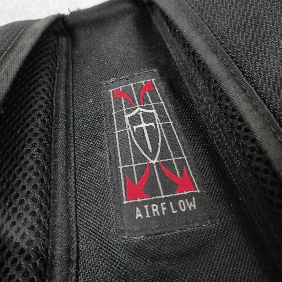 BLACK BACKPACK WITH AIRFLOW TAG – VICTORIA TOURIST