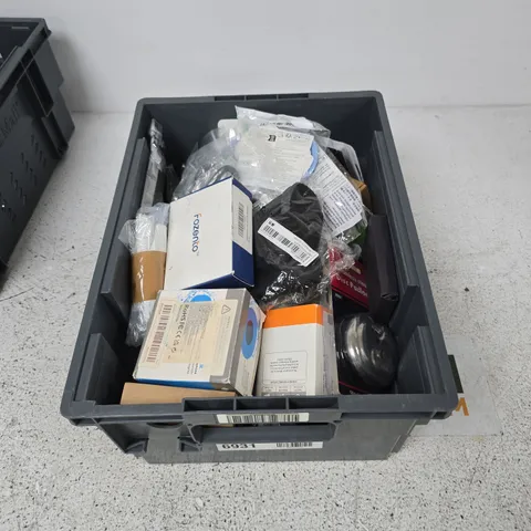 BOX CONTAINING A MIX OF APPROXIMATELY 15 ASSORTED ITEMS INCLUDING WALLETS, PADLOCK, EARPLUGS ETC.