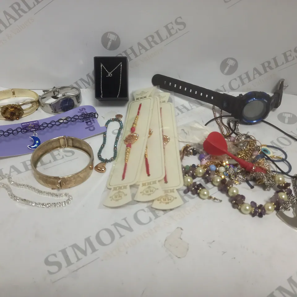 APPROXIMATELY 25 ASSORTED JEWELLERY PRODUCTS TO INCLUDE WATCHES, BRACELETS, RINGS ETC  