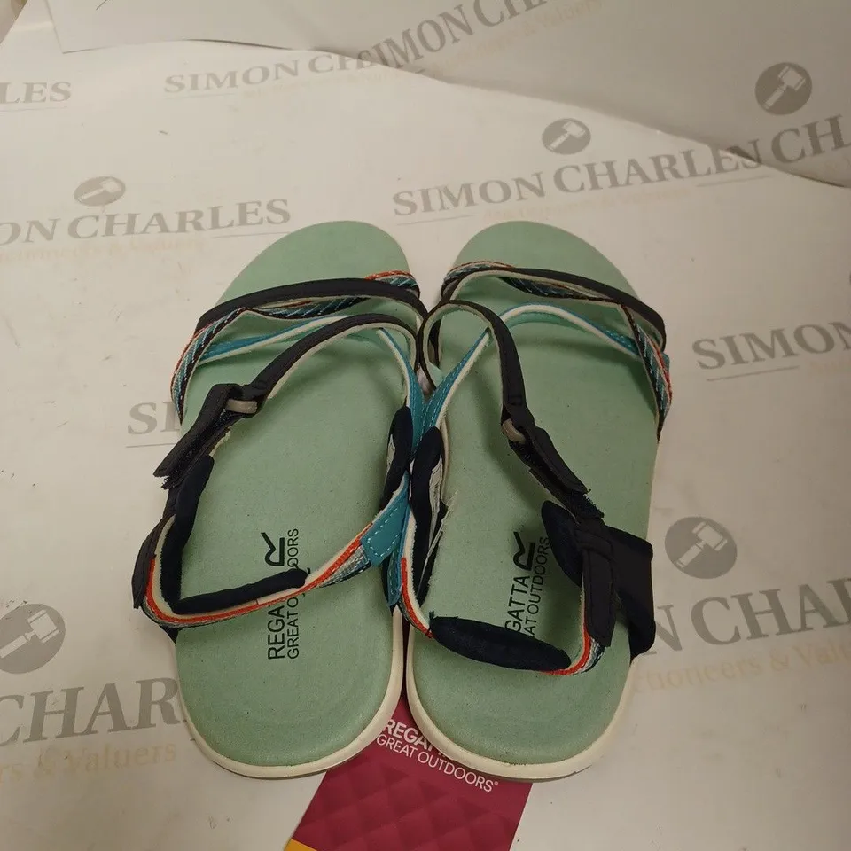 REGATTA LADY SANTA ROMA SANDALS SIZE 4