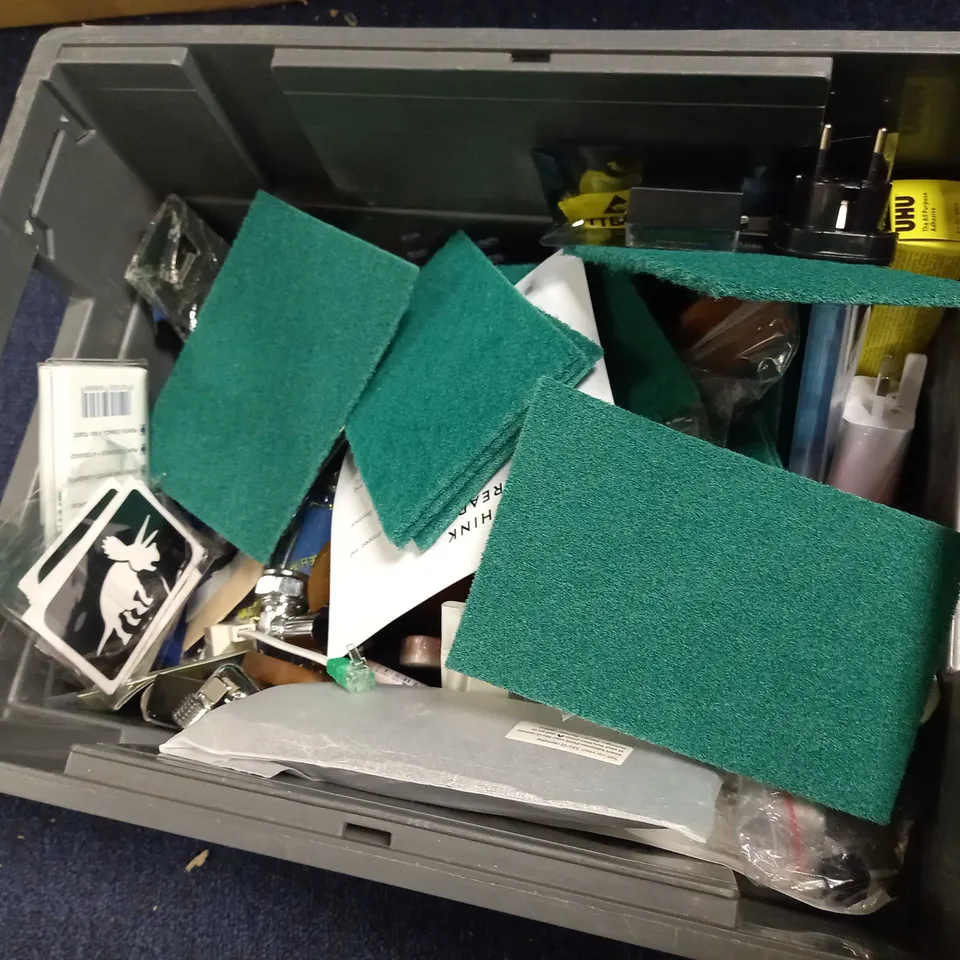 LOT OF ASSORTED HOUSEHOLD GOODS TO INCLUDE UHU, DOG LEAD, AND JACK DANIELS MOULD CUBE ETC.
